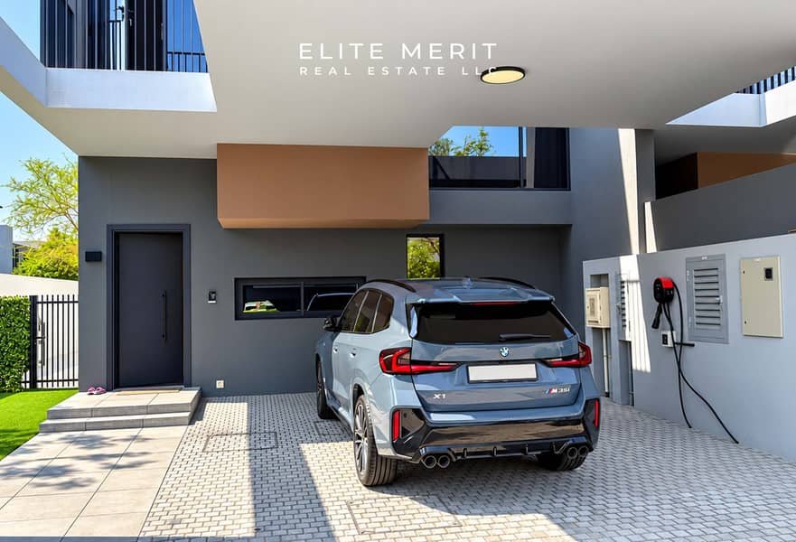 12 Modern Carport with BMW X1 M35i. jpg