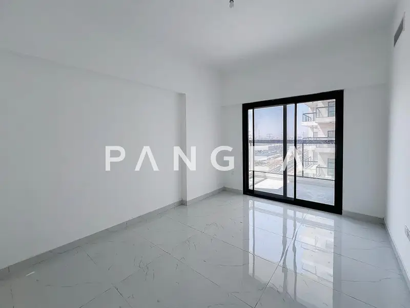 Tenanted | High ROI | Corner unit