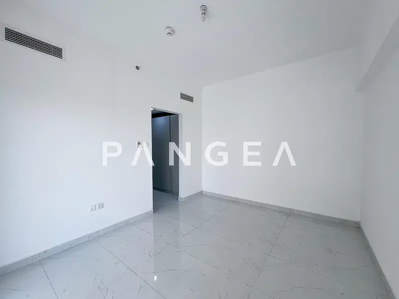 Tenanted | High ROI | Corner unit