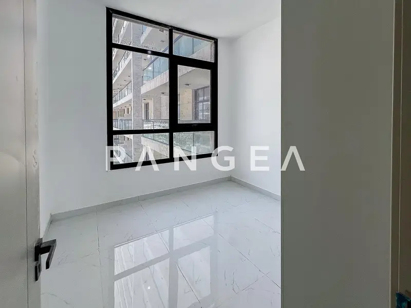 Tenanted | High ROI | Corner unit