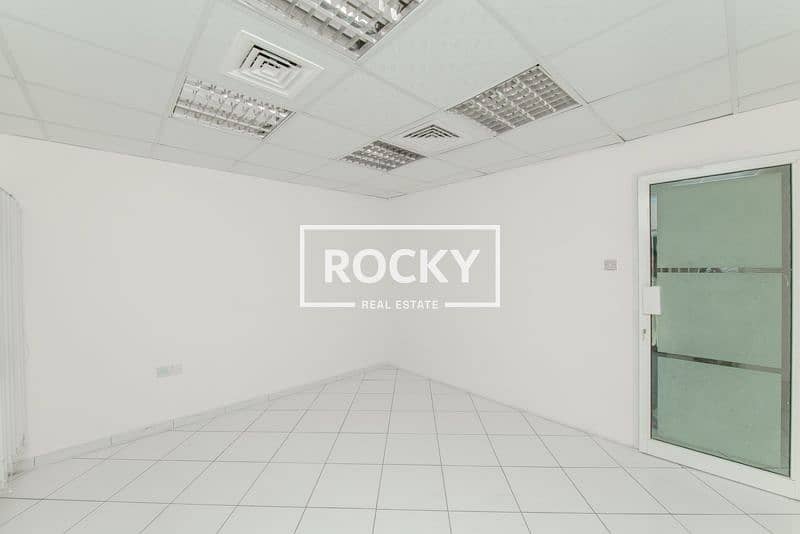 6 Deira_MabrookBldg_M01-Office (4 of 16). jpg