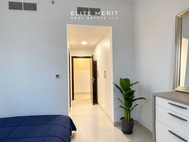 6 Modern Minimalist Bedroom and Hallway. png