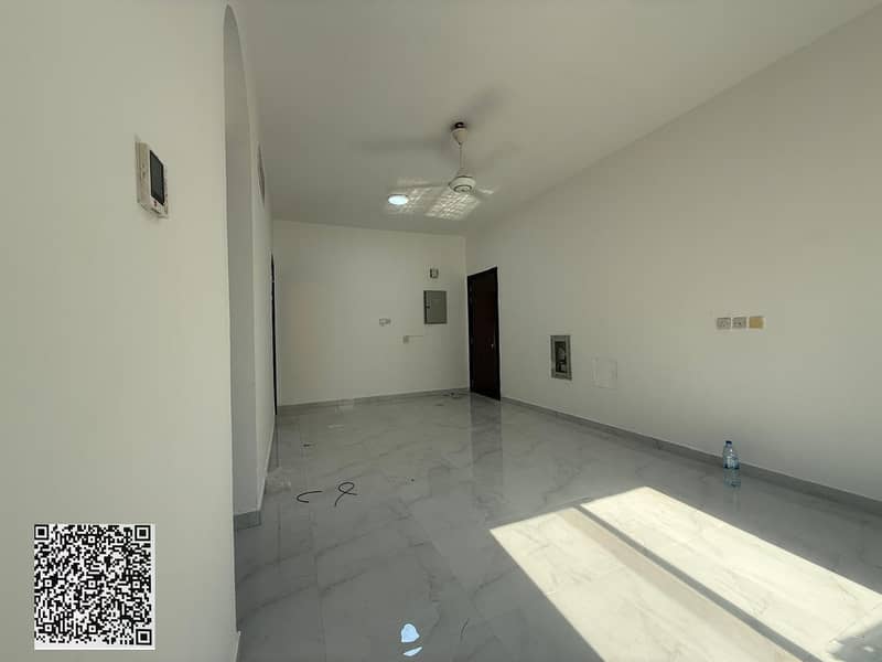 4 6f289ce7-84fd-4419-aa22-8567e5f7e668. jpg