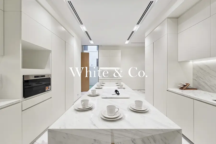 Corner Mansion | Luxury Living | Spacious