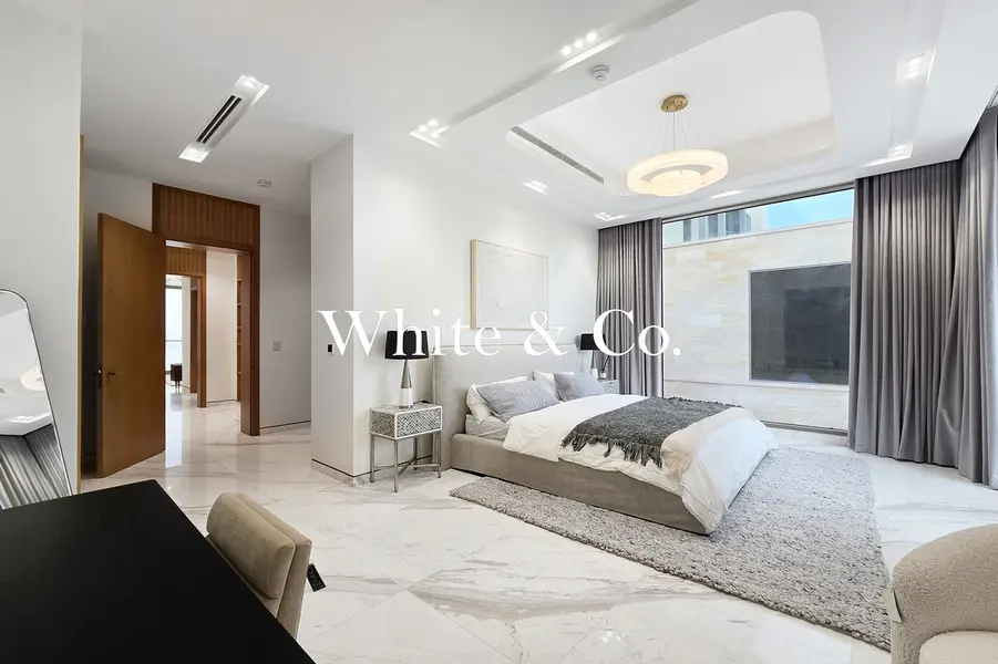 Corner Mansion | Luxury Living | Spacious