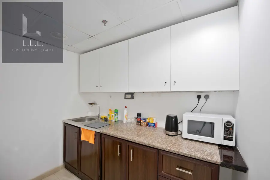 Bright & Modern Fully Furnished Office