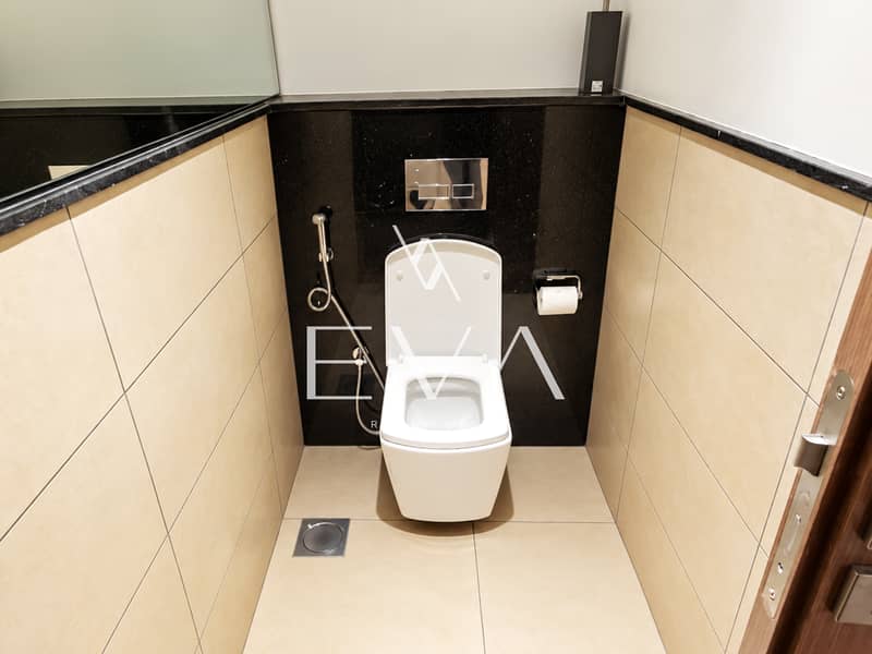 10 Bathroom 2 Sunrise 402