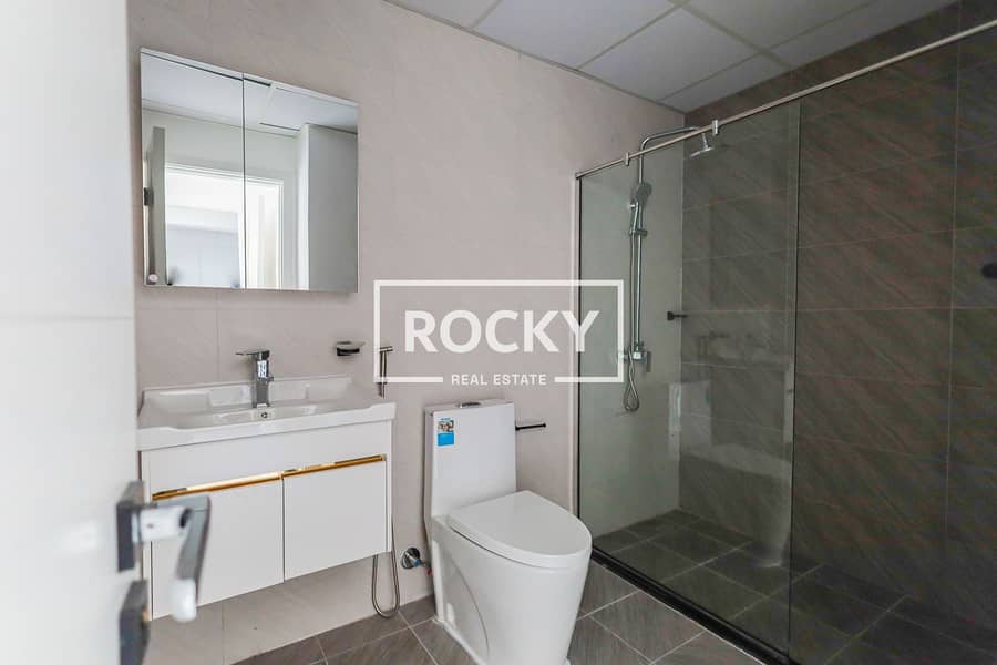 14 Chez moi - bath room. JPG