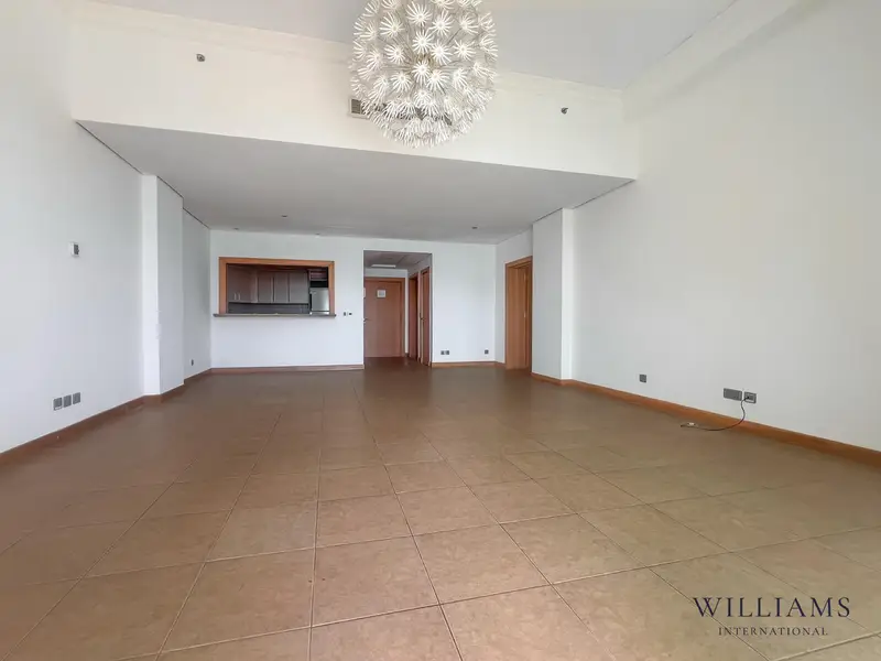 HIGH LEVEL | UNFURNISHED | BEACH ACCESS