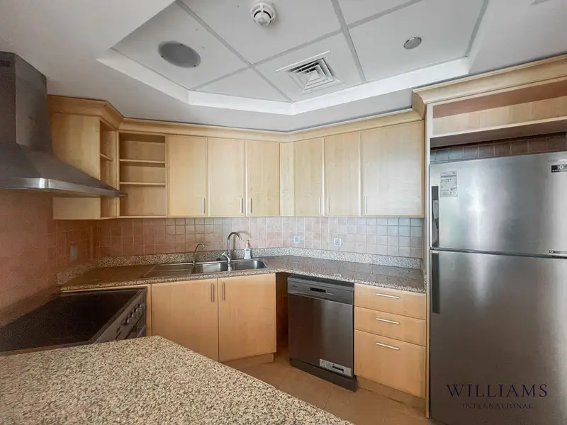 HIGH LEVEL | UNFURNISHED | BEACH ACCESS