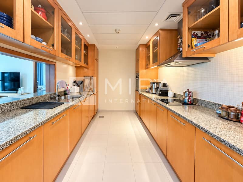 7 Bright Modern Galley Kitchen Corridor