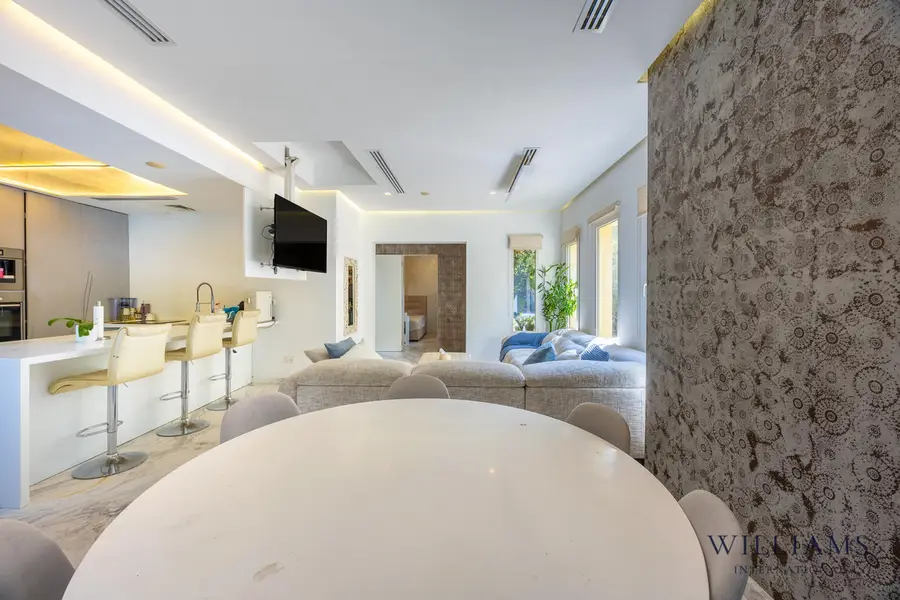 3 BEDROOMS | FULLY UPGRADED | LARGE PLOT