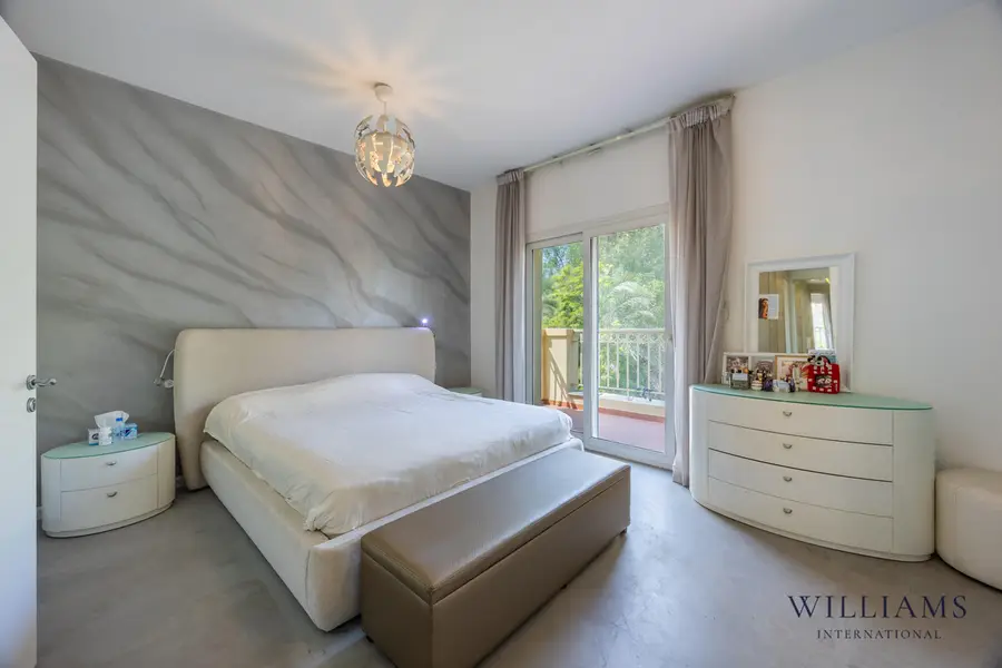 3 BEDROOMS | FULLY UPGRADED | LARGE PLOT