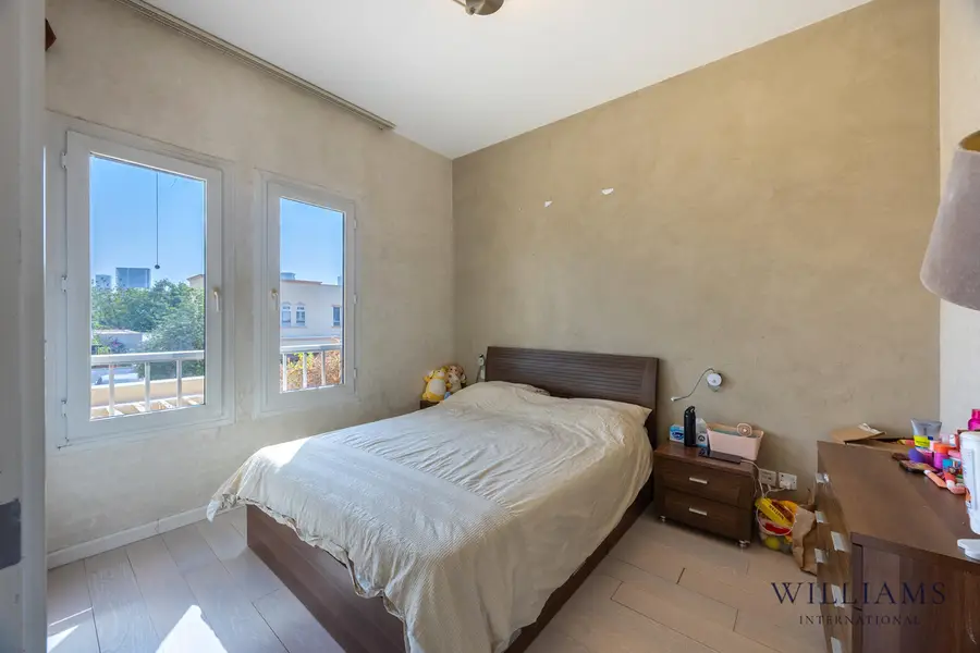3 BEDROOMS | FULLY UPGRADED | LARGE PLOT