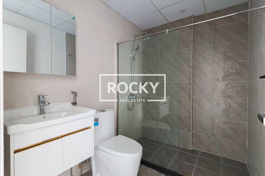 12 Chez moi - Bath room. JPG