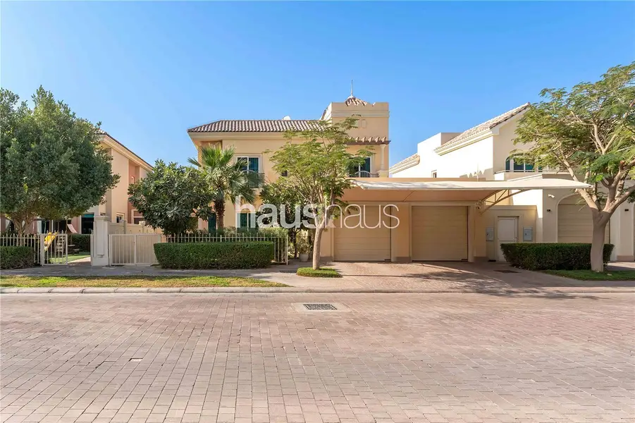 Turnkey 5 Bed | 6,893 sq. ft | Walk to Els Club