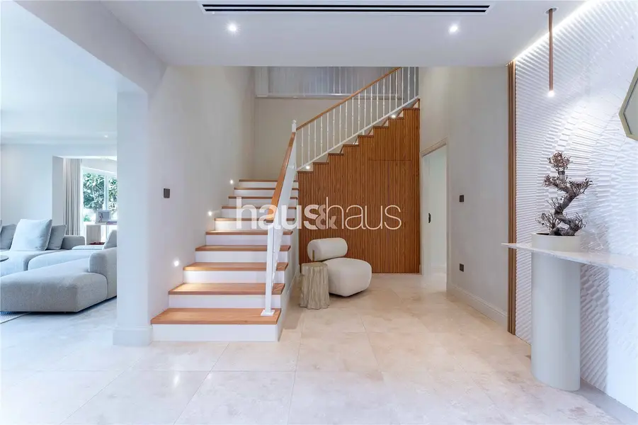 Turnkey 5 Bed | 6,893 sq. ft | Walk to Els Club