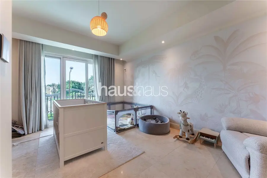 Turnkey 5 Bed | 6,893 sq. ft | Walk to Els Club