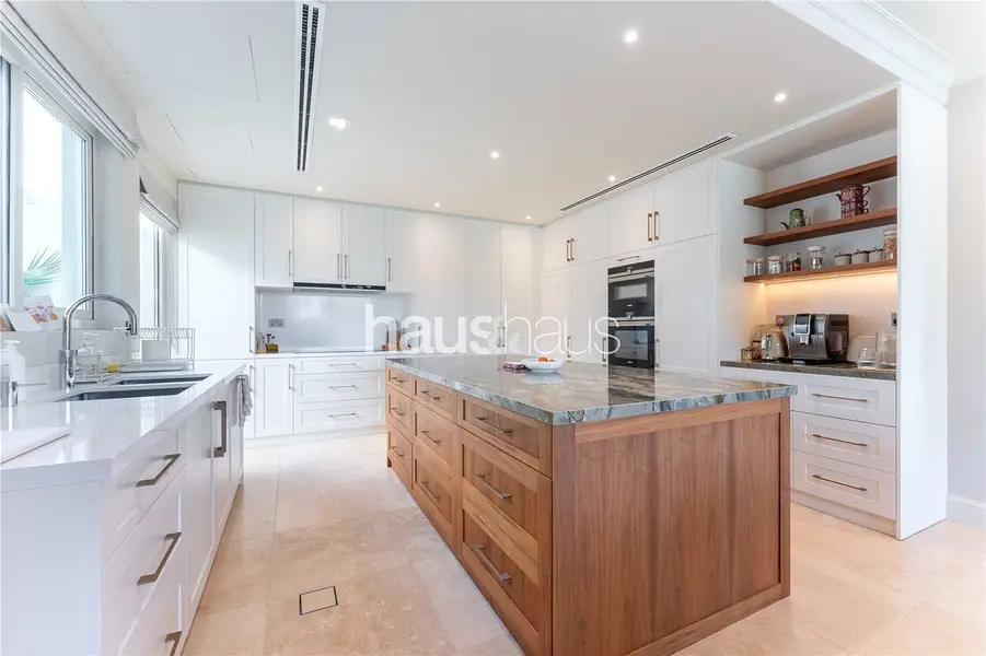 Turnkey 5 Bed | 6,893 sq. ft | Walk to Els Club