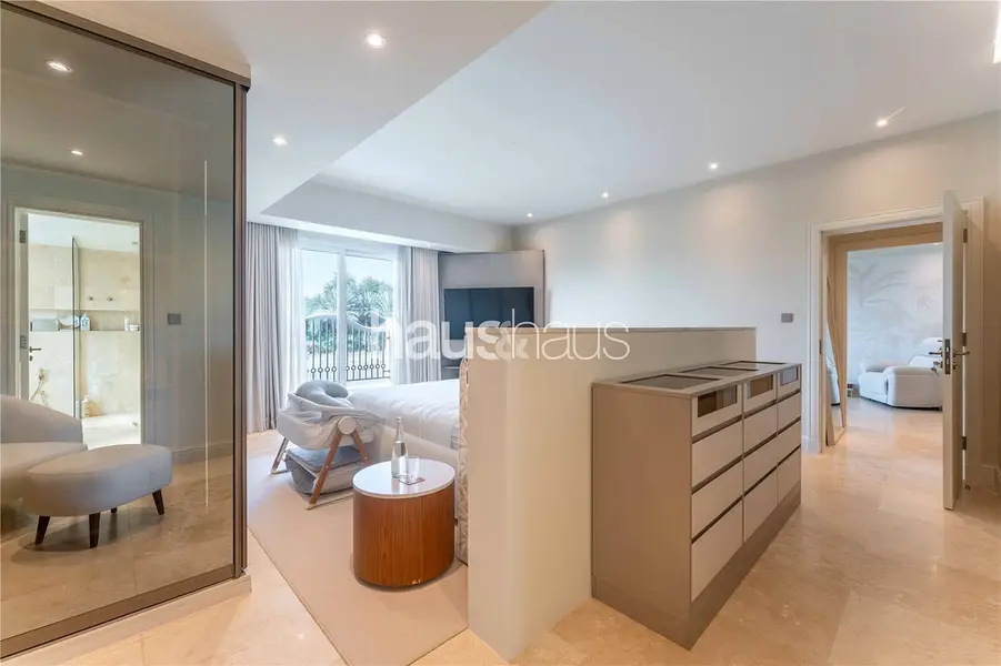Turnkey 5 Bed | 6,893 sq. ft | Walk to Els Club