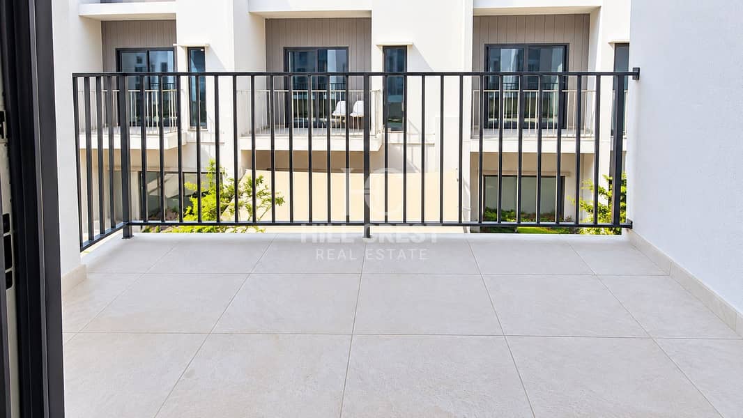 17 Modern Balcony Overlooking Courtyard. png
