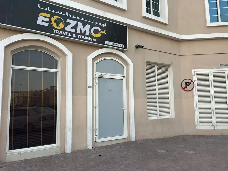 for sale direct from owner vacant shop france cluster size 463 sqf @530k