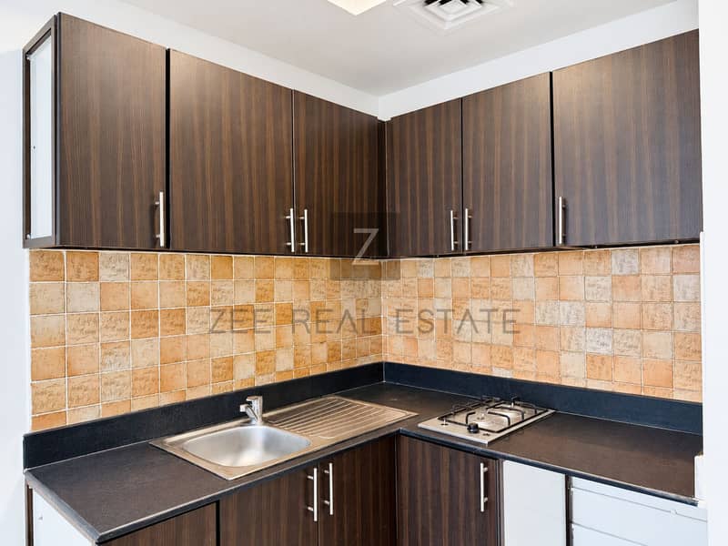 9 Bright airy kitchen with balcony views-6. png