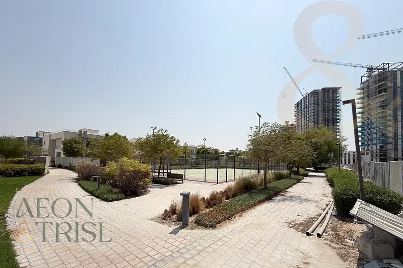Corner Layout with Garden View and Long Balcony
