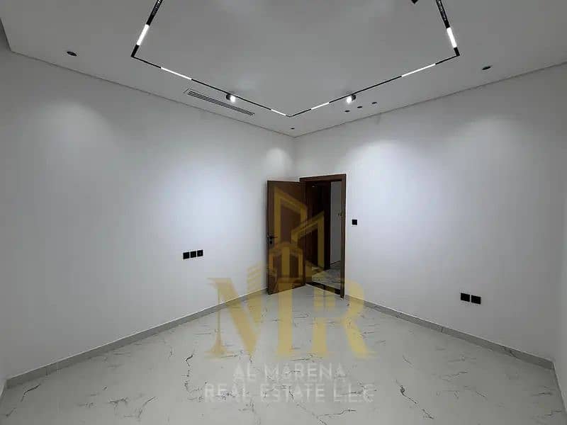 9 875011171-800x600. webp