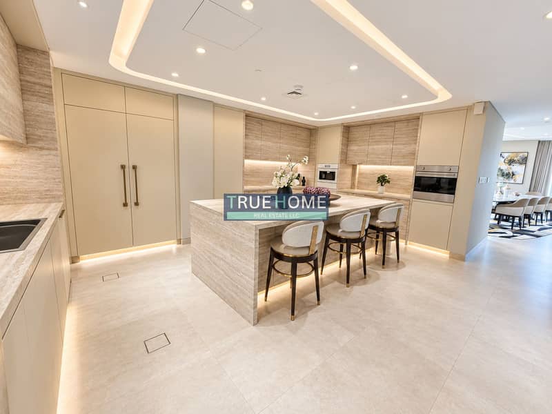6 Luxurious Minimalist Kitchen and Dining Space. png