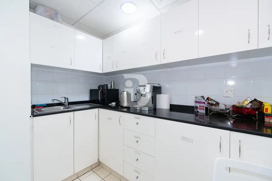 Fitted Office | 2 parking bays | Canal view