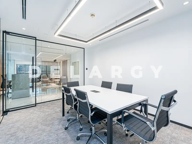 Vacant | Ultra-Luxury | Grade A | Expansive Layout