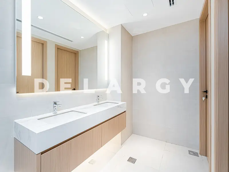 Vacant | Ultra-Luxury | Grade A | Expansive Layout