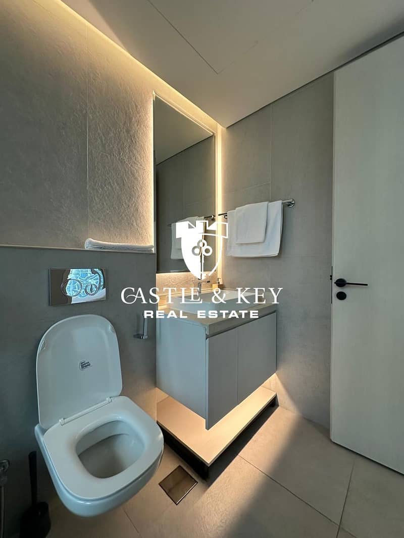 8 Toilet. jpeg