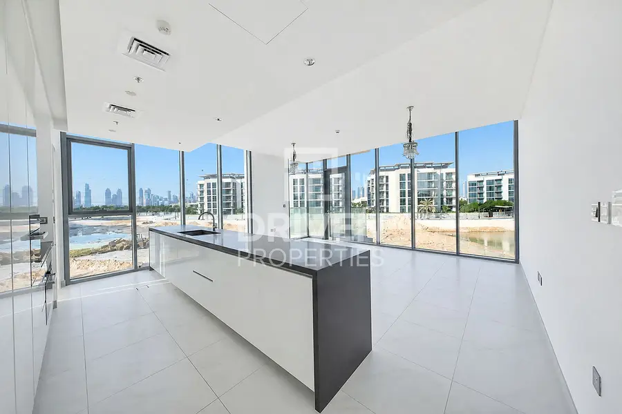 Lagoon View | Multiple Options | Mid Floor