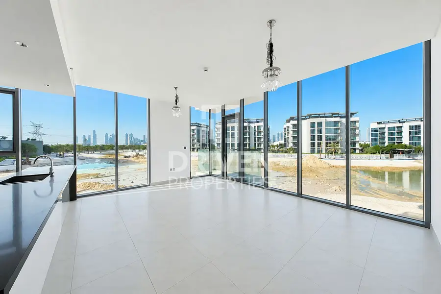 Lagoon View | Multiple Options | Mid Floor