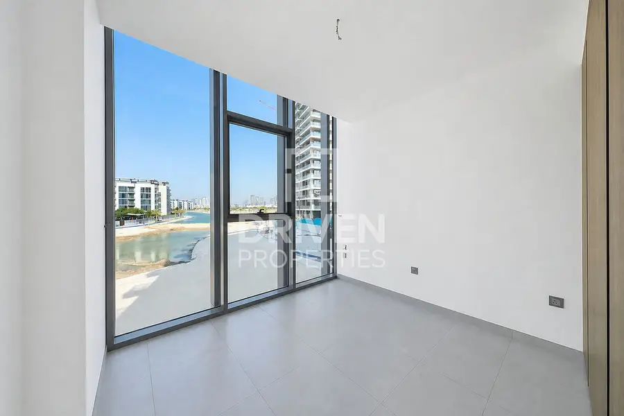 Lagoon View | Multiple Options | Mid Floor