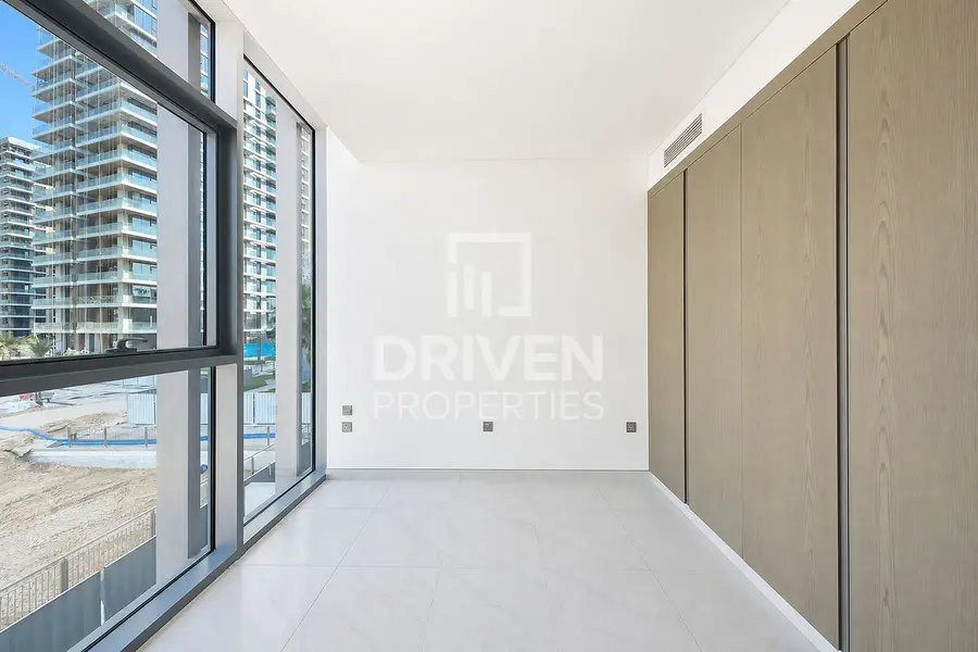 Lagoon View | Multiple Options | Mid Floor