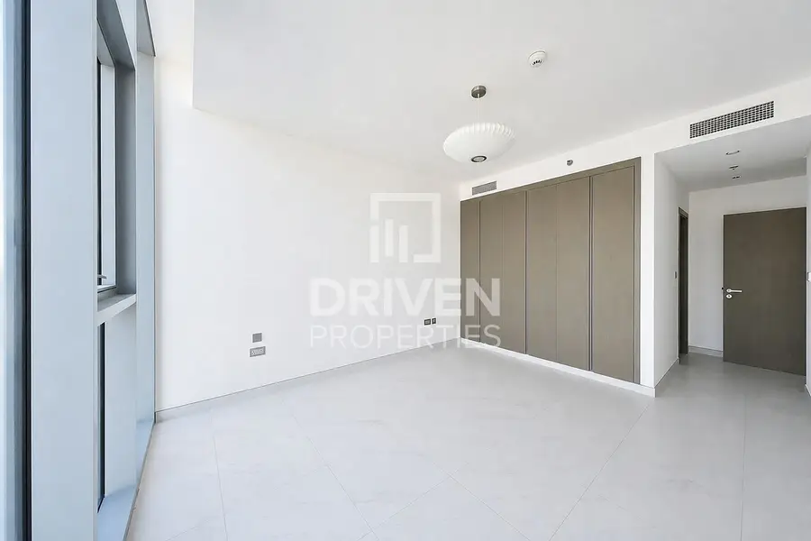 Lagoon View | Multiple Options | Mid Floor