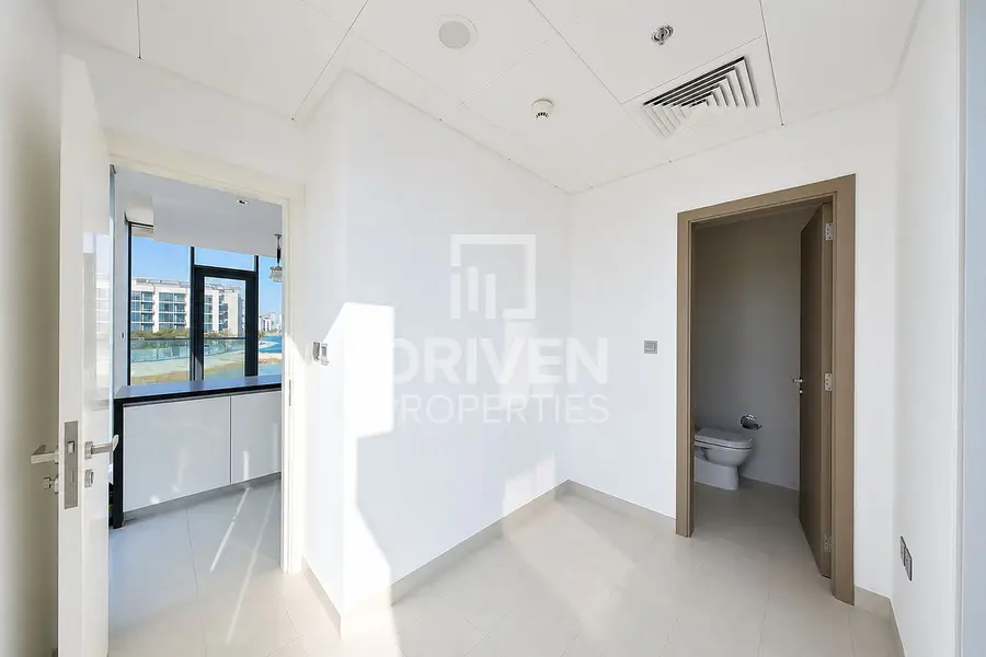 Lagoon View | Multiple Options | Mid Floor