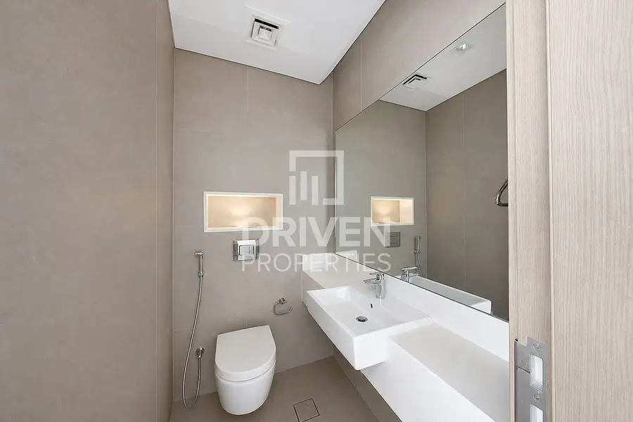 Lagoon View | Multiple Options | Mid Floor
