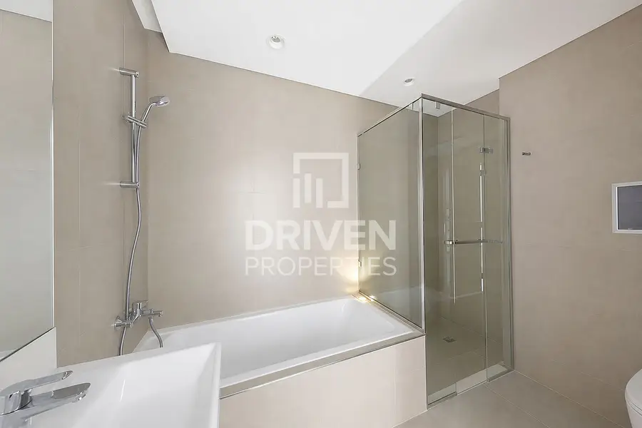 Lagoon View | Multiple Options | Mid Floor