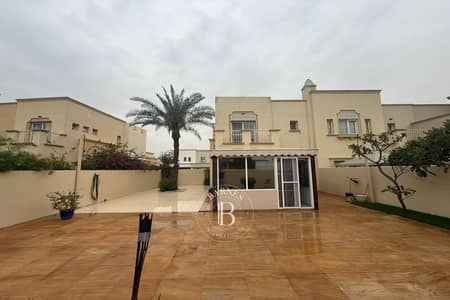 فیلا 3 غرف نوم للايجار في الينابيع، دبي - فیلا في الينابيع 15،الينابيع 3 غرف 260000 درهم - 16291262