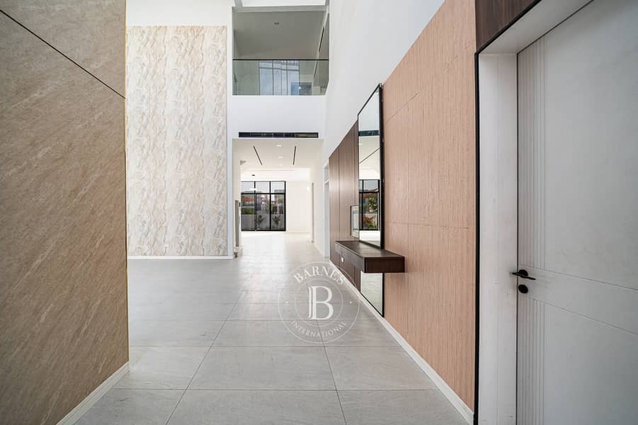 7 Bedrooms | Custom Build | Luxury Finish 7 Bedrooms | Custom Build | Luxury Finish