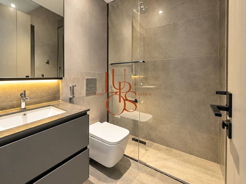 9 05_Bathroom. jpg