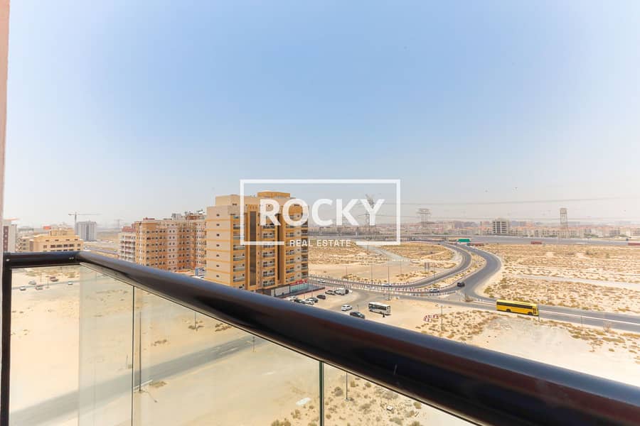 13 Chez moi - Balcony (3). JPG