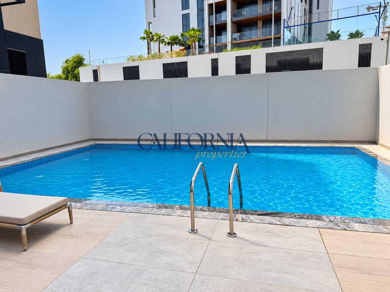 6 13_Pool_02_8K. jpg