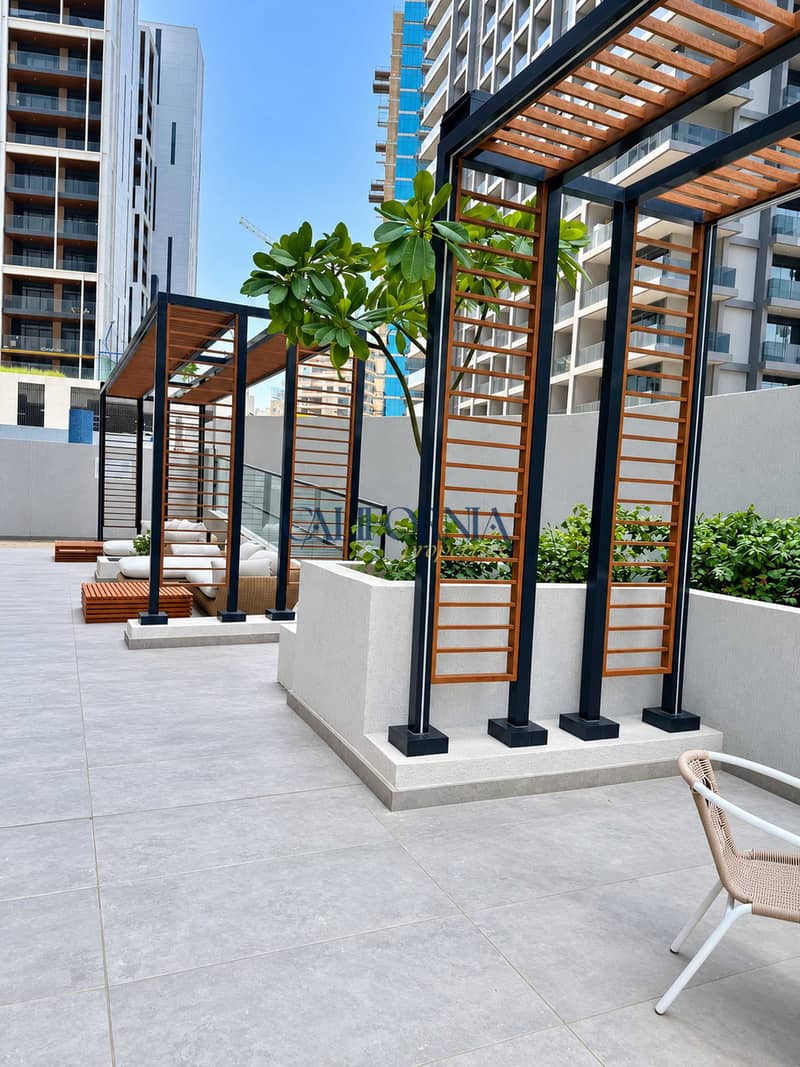 10 10_Terrace_01_8K. jpg