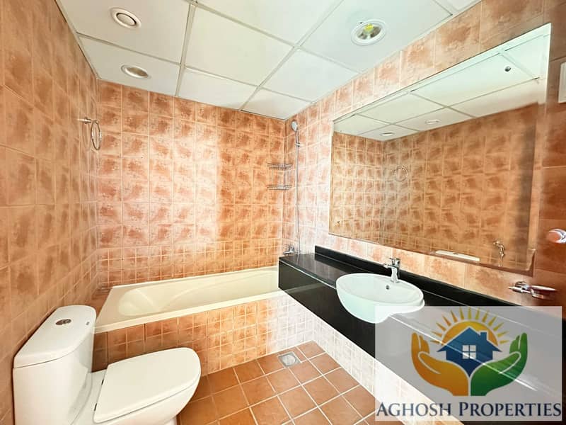 14 Bathroom 1. jpg