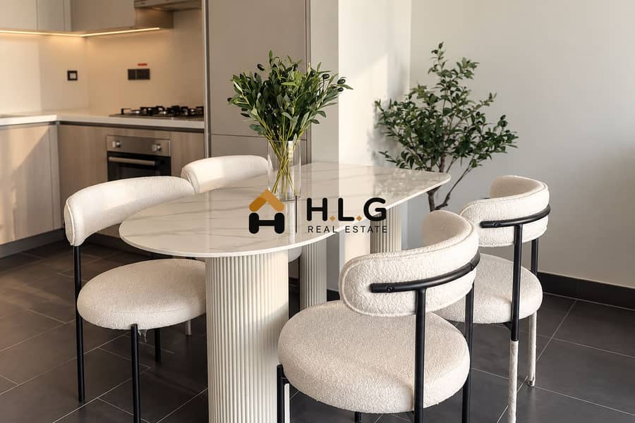 5 Warm Minimalist Kitchen Dining Nook. png